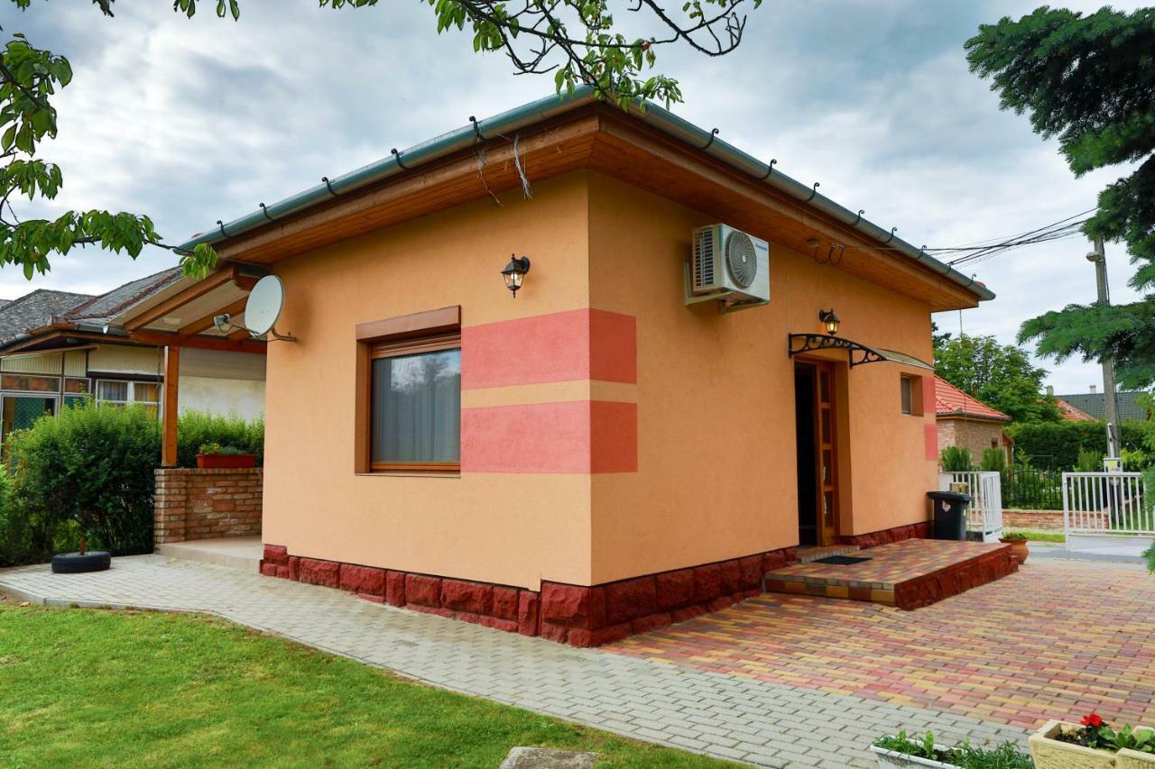 Balaton Apartman Балатонмариафюрдё Экстерьер фото
